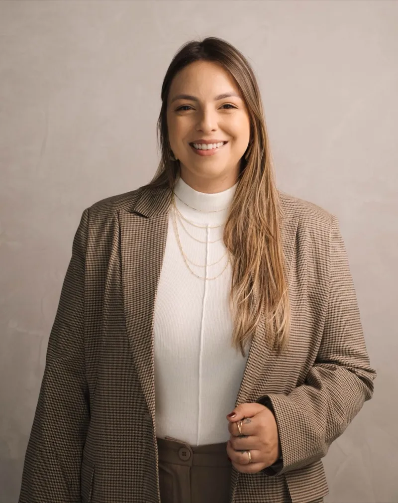 Dra. Vanessa Silveira — Especialista em Dor Orofacial e DTM